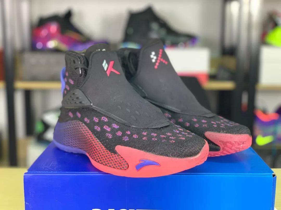 哈登库里全明星战靴,哈登和库里的球鞋谁的好