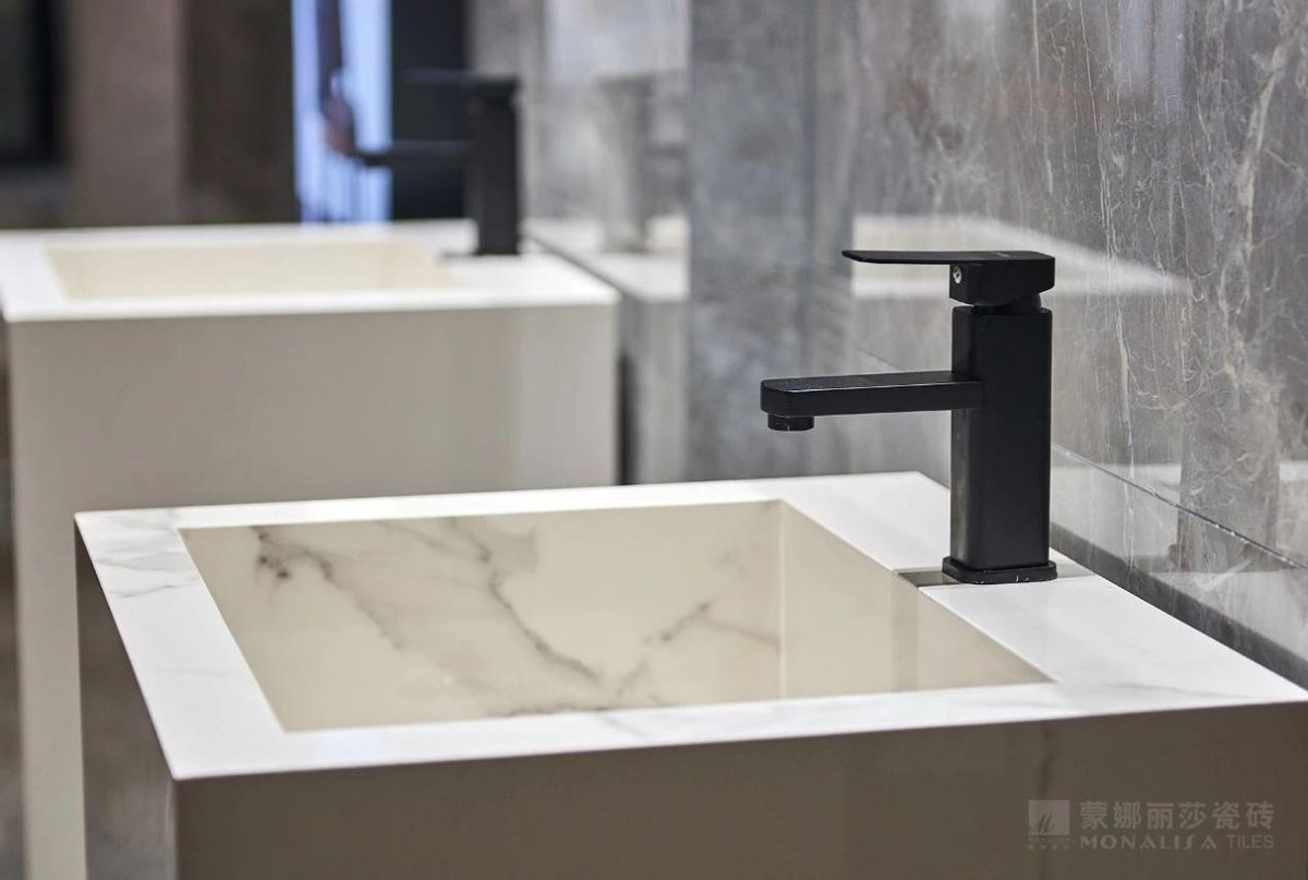 陶瓷大板与瓷砖哪个好一点,陶瓷大板和普通地砖哪个好