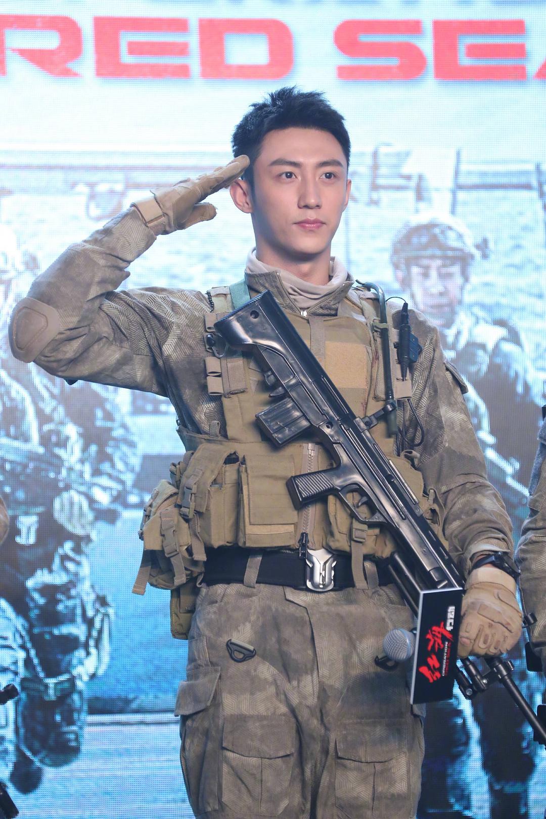 魅力十足十大男星,10位辽宁与四川的男星对比