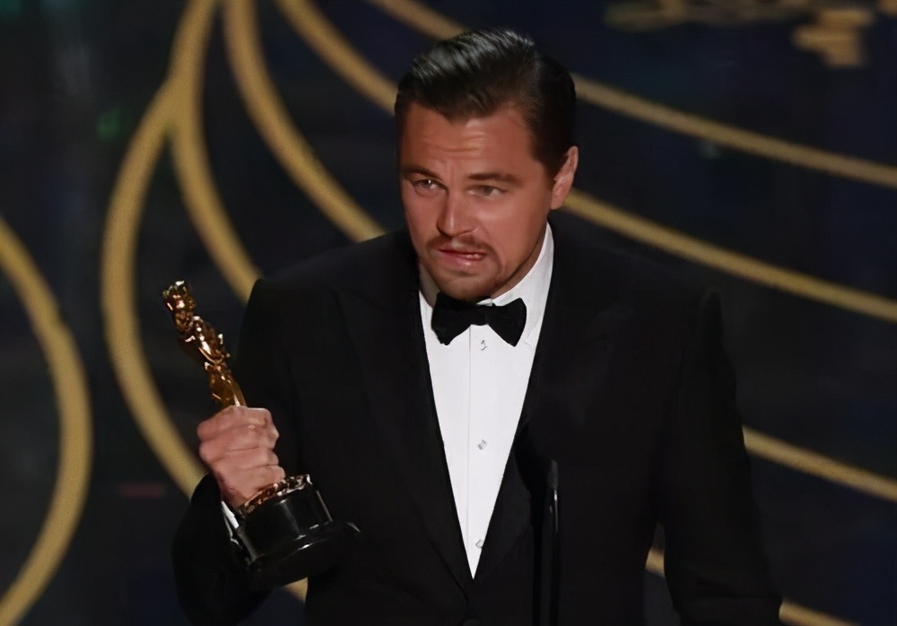 43岁芙蓉姐姐:从全网黑到资本过亿,被骂多年的她全凭不认命?