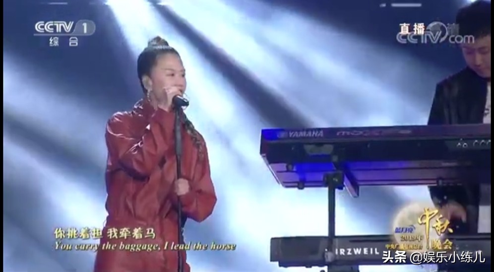 谭维维采访唱敢问路在何方完整版,谭维维2018跨年演唱会完整版