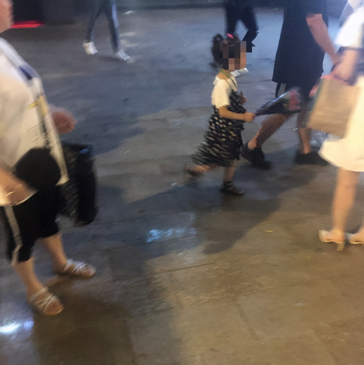 强迫幼童卖花事件后续,幼童被强迫卖花