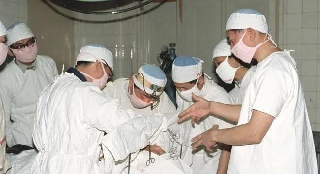 40年前一个五年级“神童”的*局骗**，让中国冒出多个“超能力者”