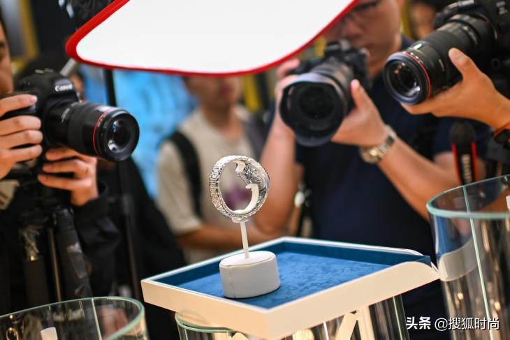 全球顶级名表展览会,探访豪车