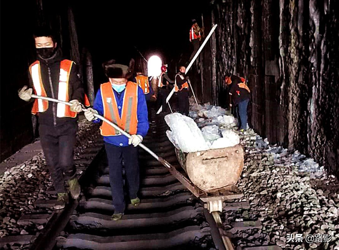 战疫情保春运铁路警察在行动,抗击疫情守护平安摄影征稿