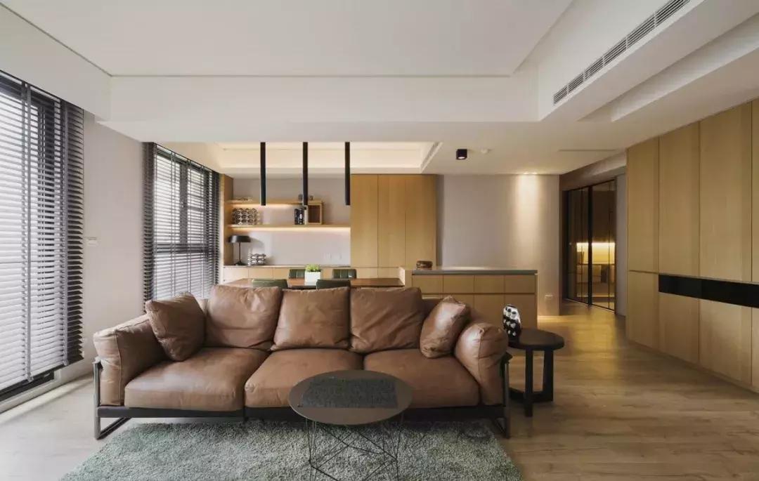 房子装修花再多钱,客厅还是沙发+茶几+电视柜,这样装修好看实用