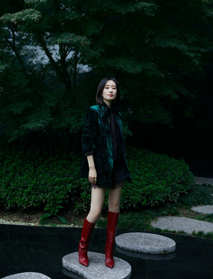 刘敏涛红色高跟鞋出席 (李子璇蒙面舞王和刘敏涛)