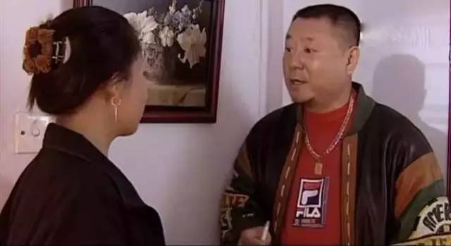 被嘲笑、被看不起的小人物,其实他背负着中国人身上浓浓的人情味