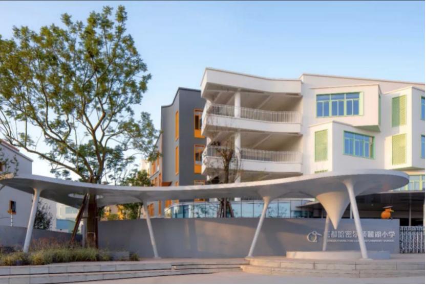 成都高新区两个网红学校,大家心目中的成都