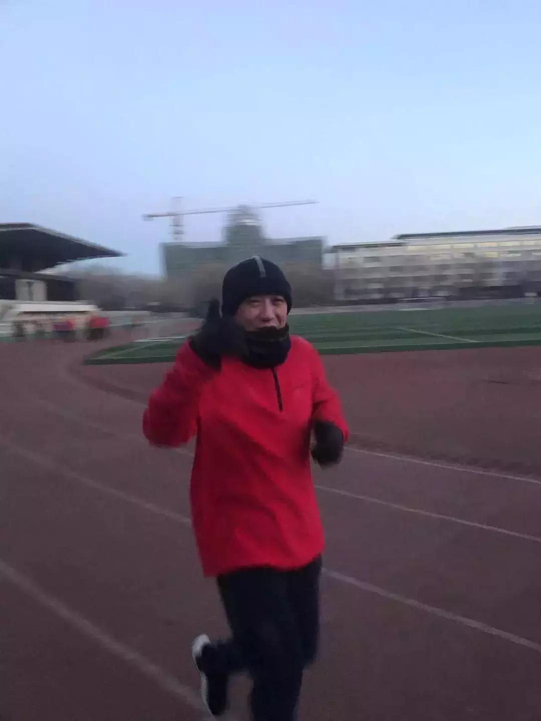 纵有疾风起人生不言弃原文,纵有疾风起人生不言弃莫忘来时路