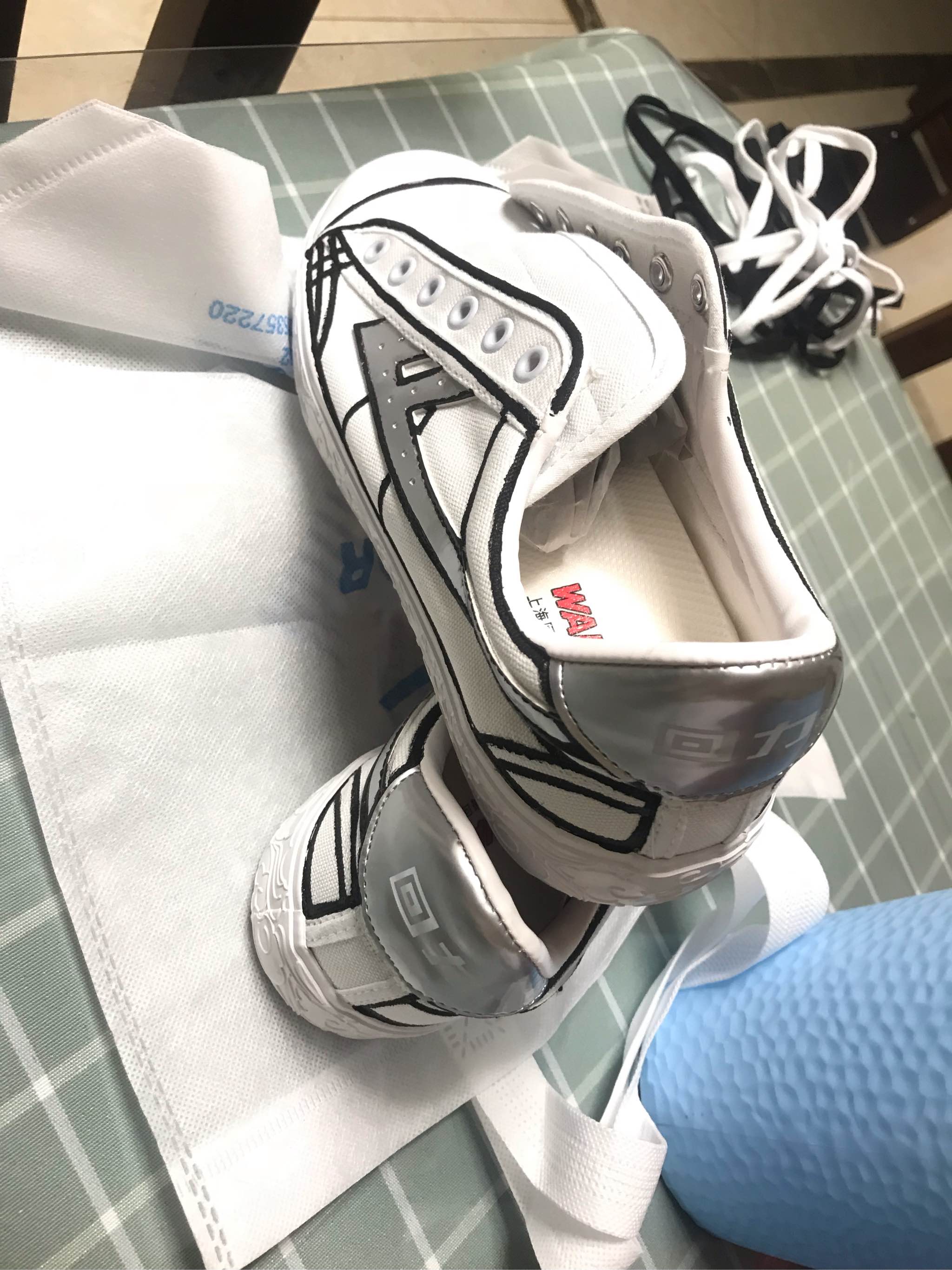 回力男鞋手绘,回力二次元手绘鞋