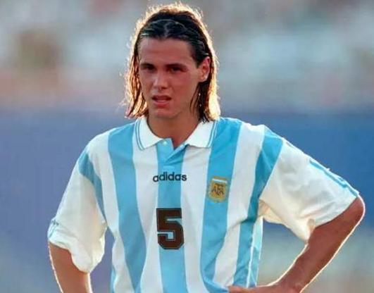 阿根廷十大足球巨星,阿根廷足球史上十大球王排名