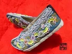 绣花鞋的传统,99两双传统工艺绣花鞋