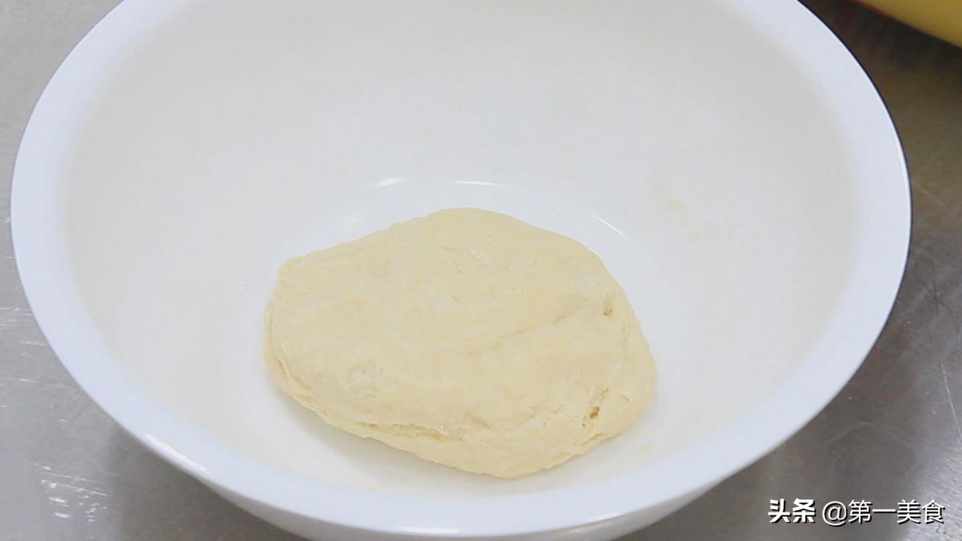 薄皮大馅饺子的包法视频,薄皮大馅的饺子怎样包不煮破