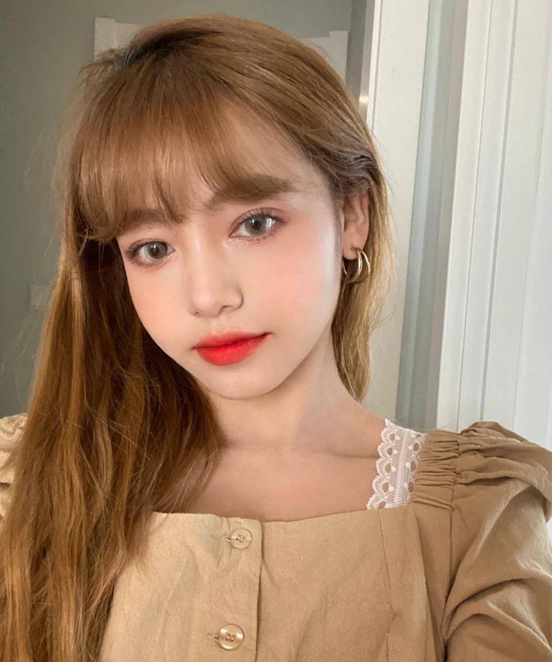 哪款口红适合老妈用,moonshot权志龙口红