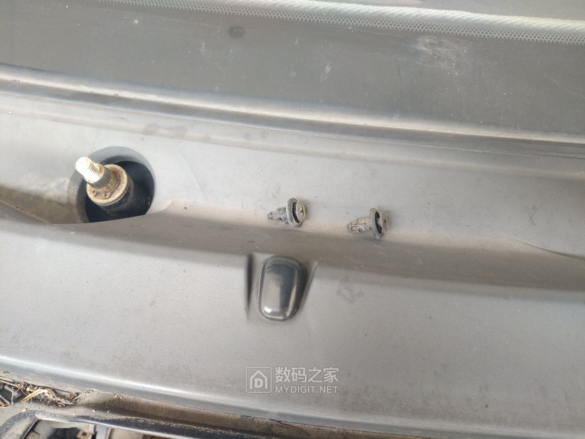 长城c30雨刷连杆怎么修,13年长城c30雨刮器怎么卸下来