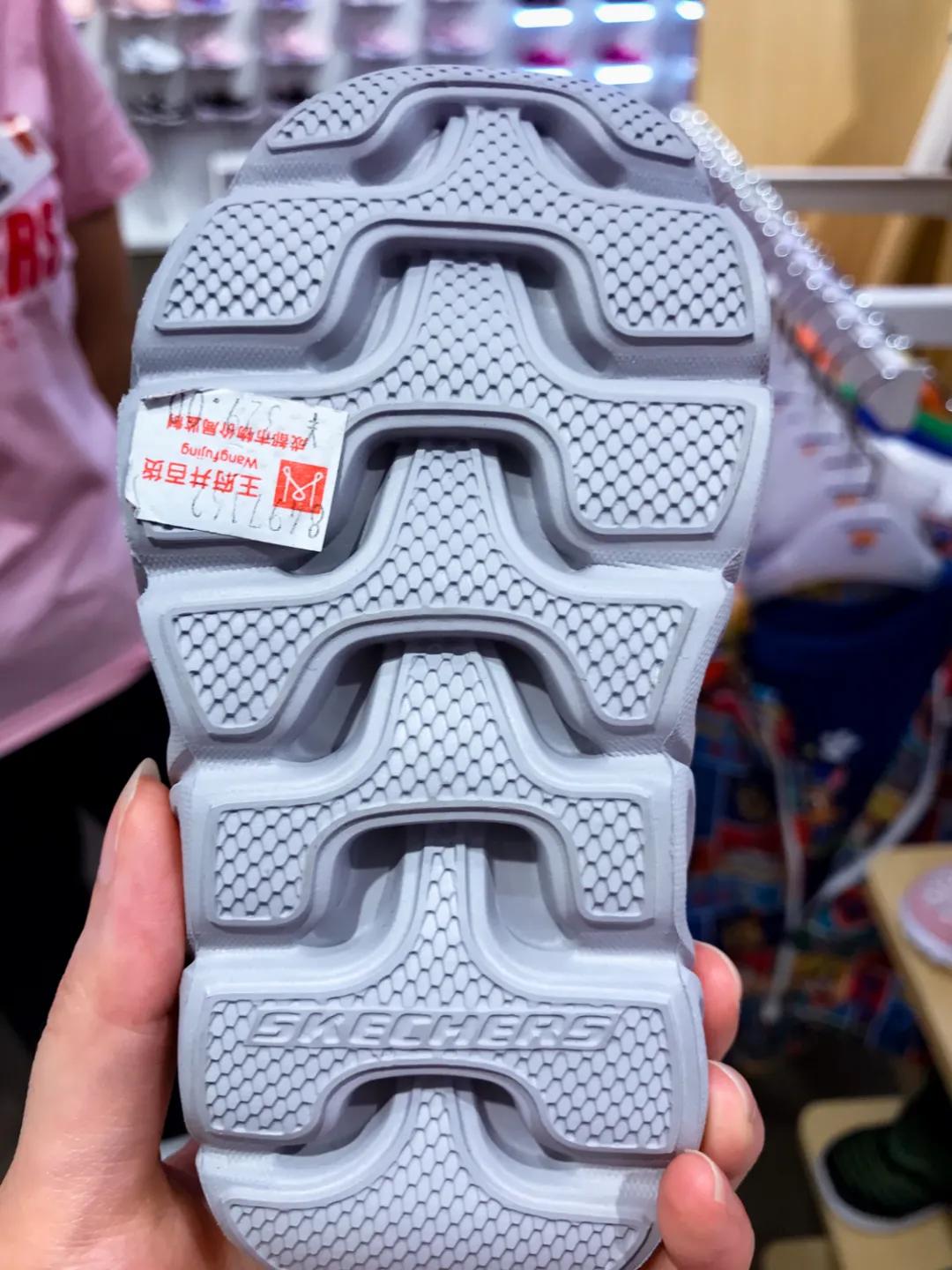 儿童哪一款凉鞋最好,哪个牌子的儿童凉鞋好穿推荐