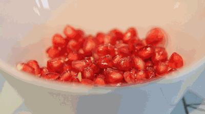 突尼斯软籽石榴真的是很甜很甜,突尼斯软籽石榴口感细腻好吃到爆