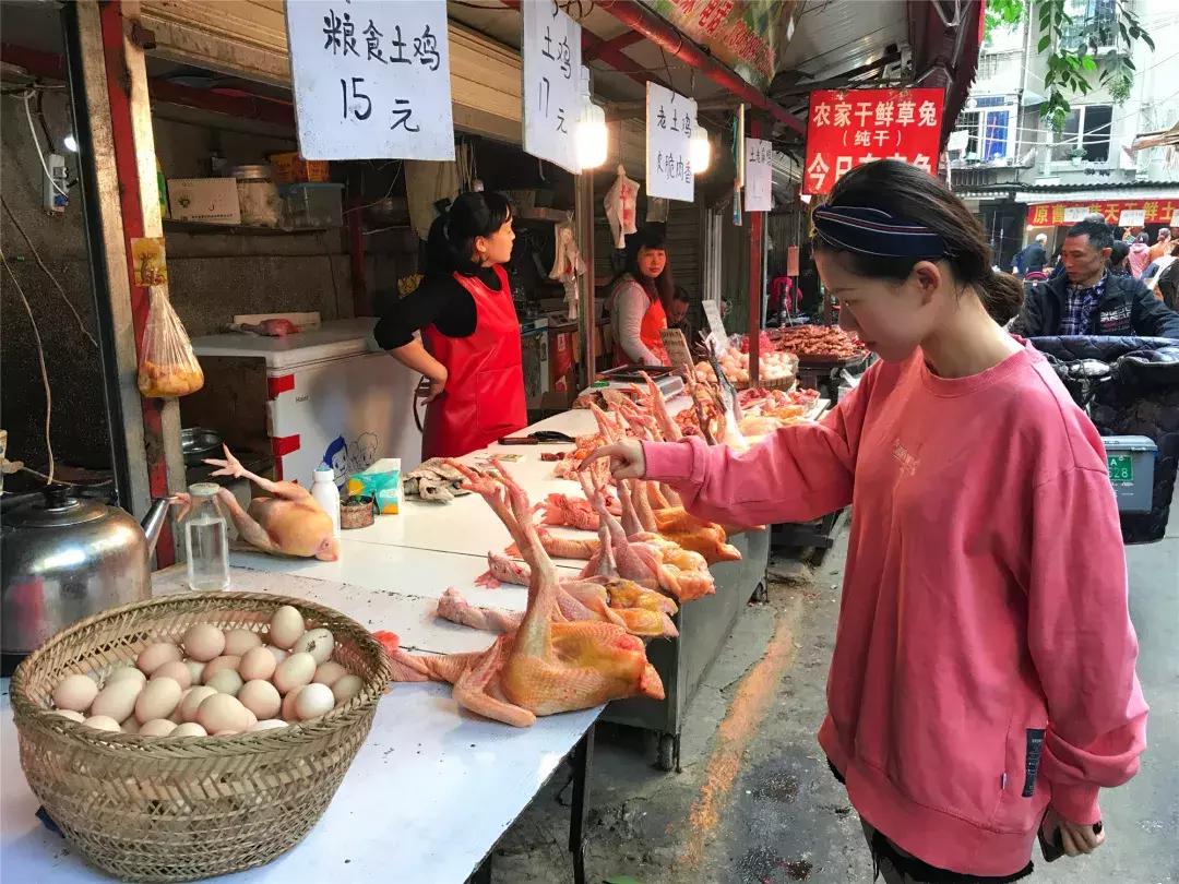 菜市男孩视频素材,菜市场男童
