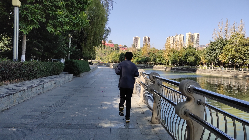 美津浓跑步鞋尺码偏大吗,美津浓跑步鞋怎么样