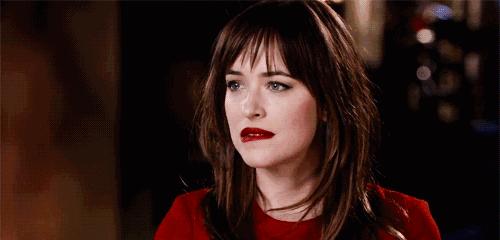 唇干唇裂涂唇膏会去死皮吗,唇裂唇干起皮修复唇膏儿童