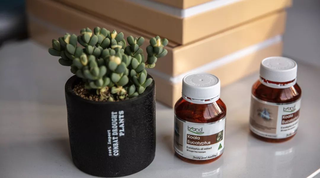 咽炎、干咳救命药！澳洲人的“肺部清道夫”！每天1片，堪比万元洗肺！再也不怕雾霾二手烟了