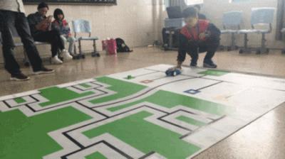 机器人团队激烈角逐,工业机器人团队比赛