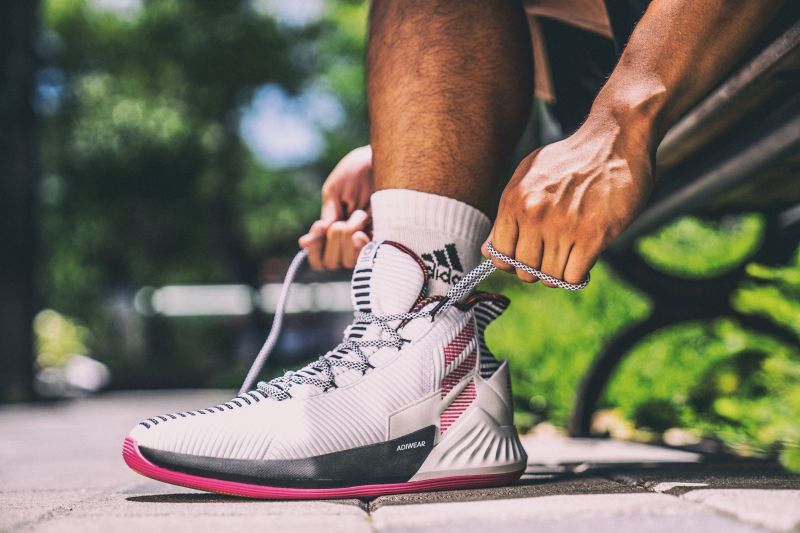 今天来看看球星都穿什么球鞋,新赛季战火重燃