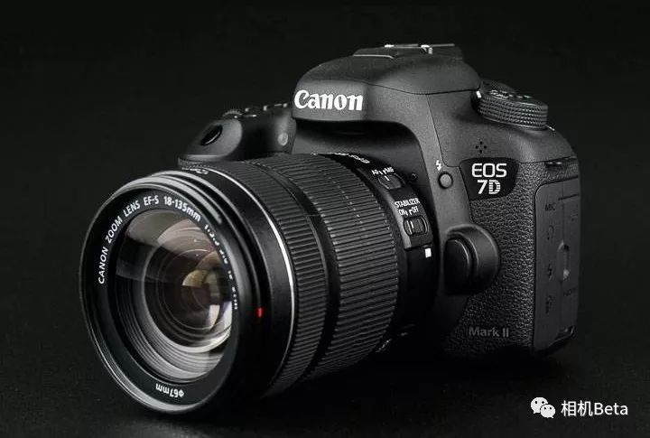 富士gfx50r和佳能r6对比,富士gfx50r便宜的镜头