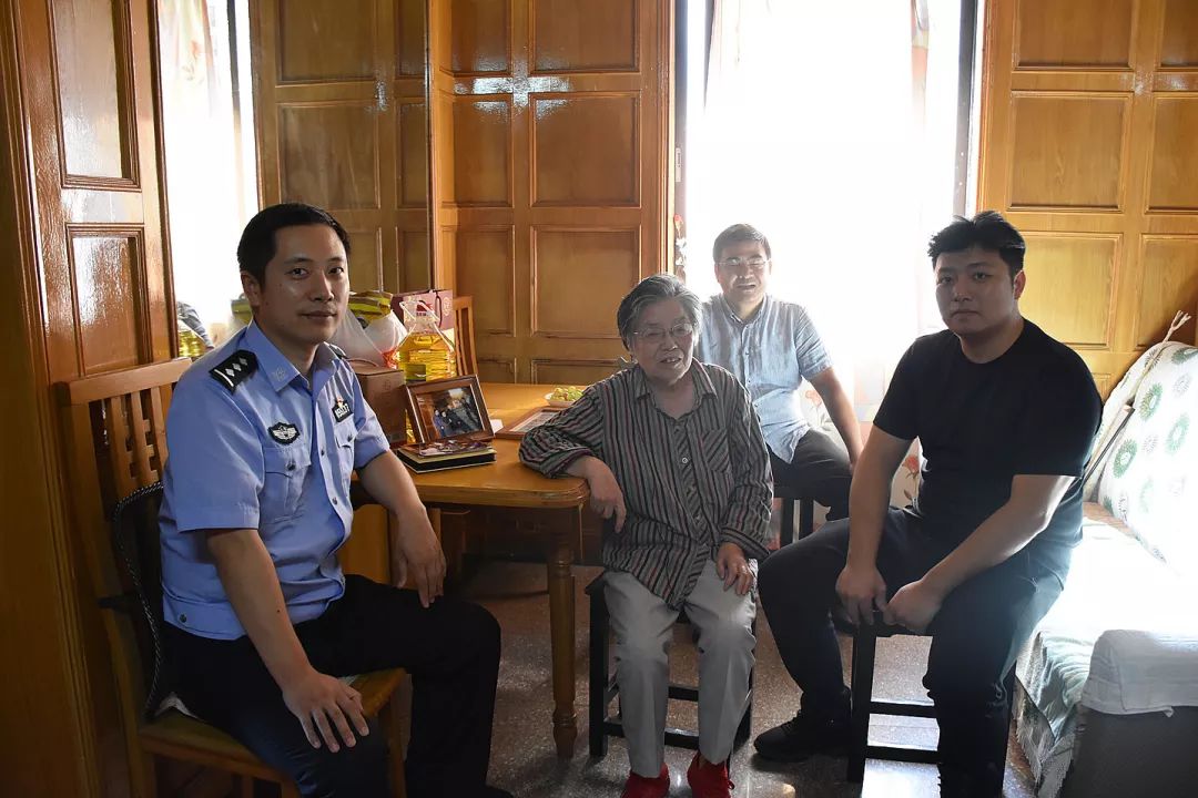 九九重阳敬老情浓浓关怀暖人心,爱在重阳节浓浓敬老情