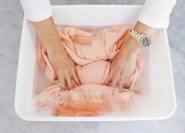 羊毛衣洗了掉毛很严重怎么处理,羊毛衣大衣专用洗衣粉