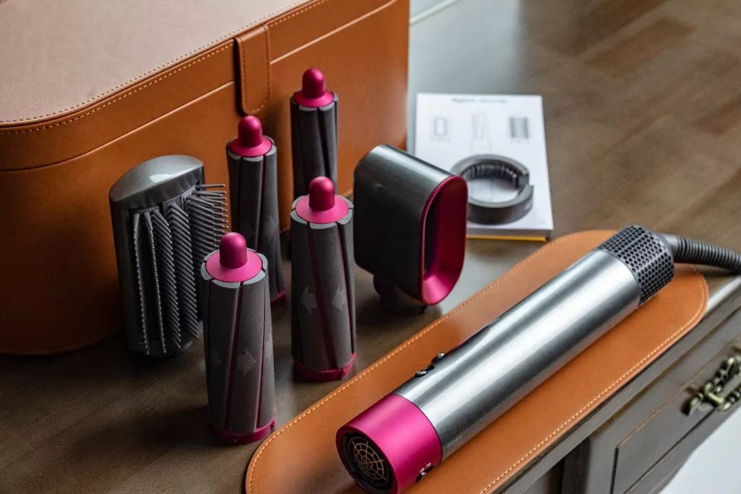 我们亲测了3690元的戴森卷发棒，告诉你这草该不该拔