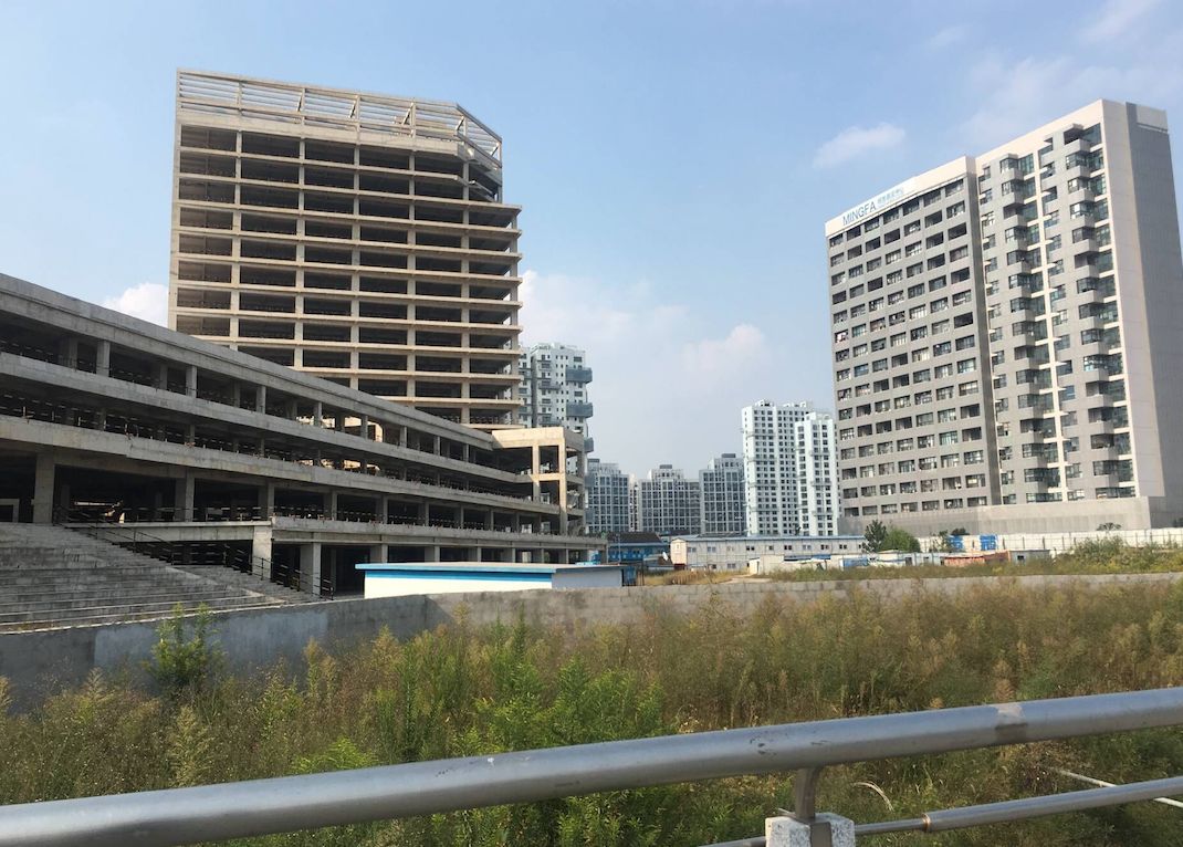 明发最新调查消息,记者曝光烂尾楼