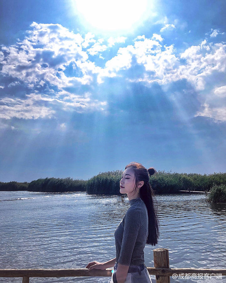 抖音上很火的一个原唱女歌手,成都妹儿抖音原唱