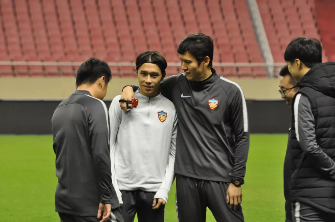 朴忠均比赛全集,朴忠均获得中超邀请