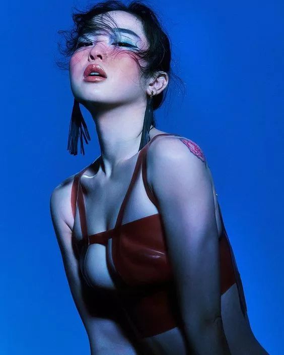 圆圆脸大眼睛好看吗,圆圆脸大大的眼睛