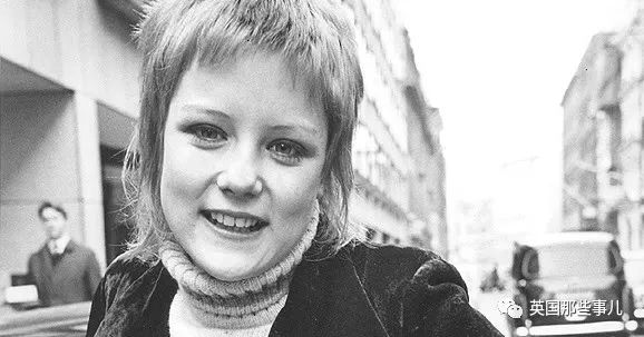 20岁跟披头士吉他手一见钟情，婚后又被摇滚大神狂追：她，摇滚界传奇缪斯