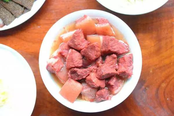 大理八大碗鱼做法,大理好吃的八大碗