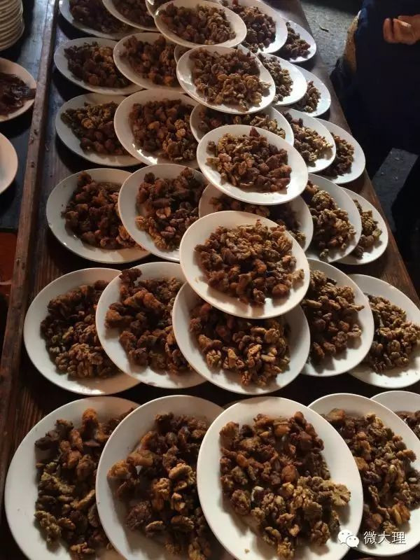 大理八大碗鱼做法,大理好吃的八大碗