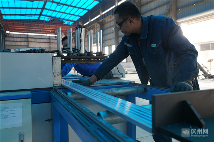 裕阳集团泰义科技,裕阳铝爬架图片