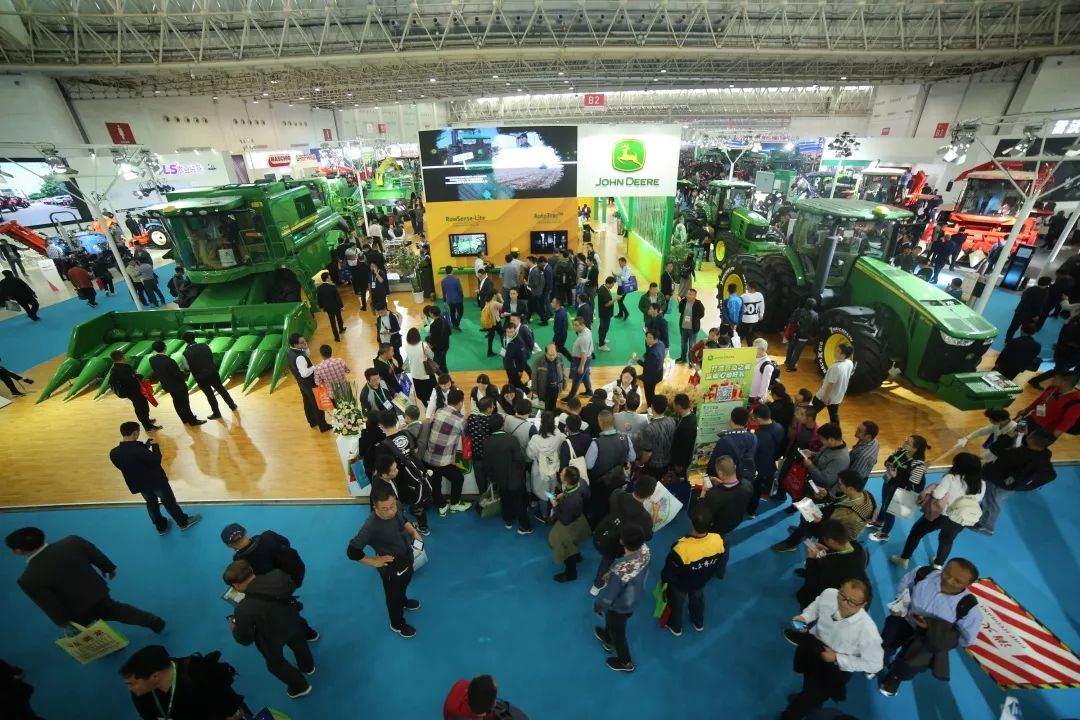 逛国际展岂能少了约翰迪尔（中国）？——“跃动之鹿”惊艳全场