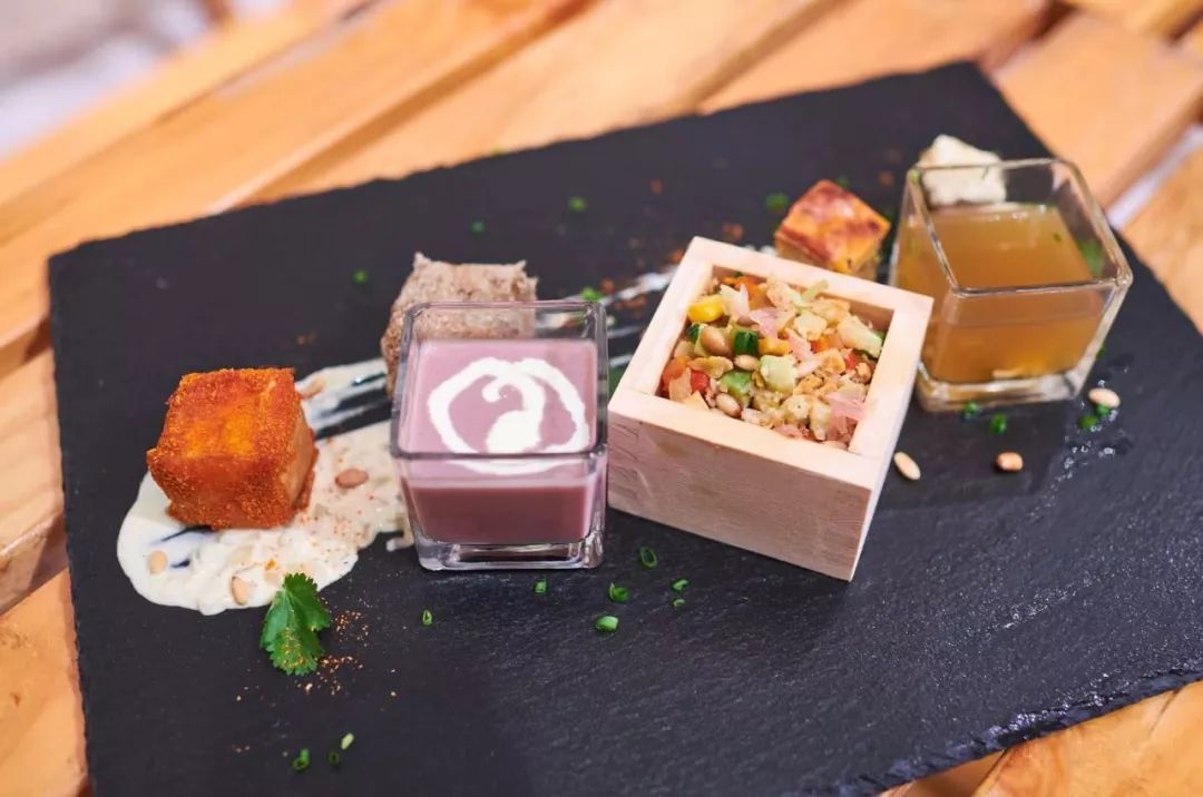 麦当劳绿了,麦当劳变绿了怎么回事