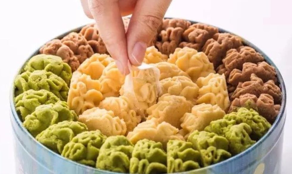 甜品界地震了！第一口就上瘾，酥到掉渣的曲奇，现在整盒免费送！