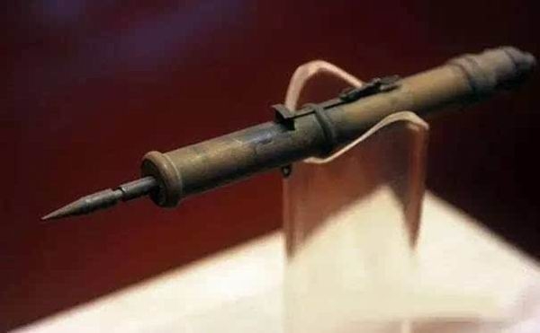 暗器飞蝗石和断魂镖,古代各种暗器燕子镖