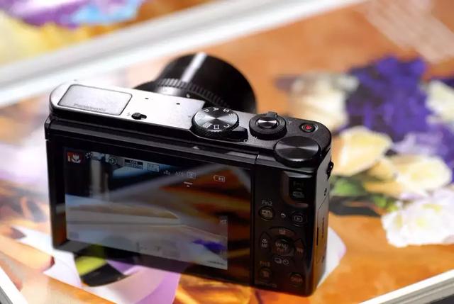 徕卡大光圈镜头,松下lx10对比徕卡相机