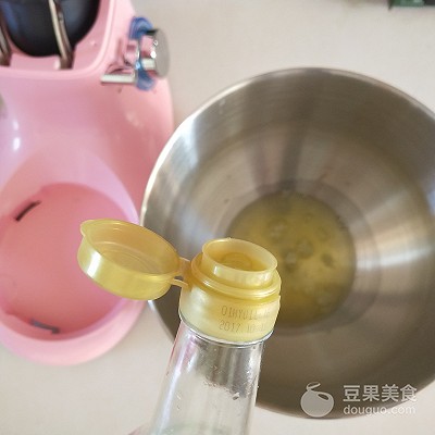 熊猫杯子蛋糕的做法,萌物杯子蛋糕的做法