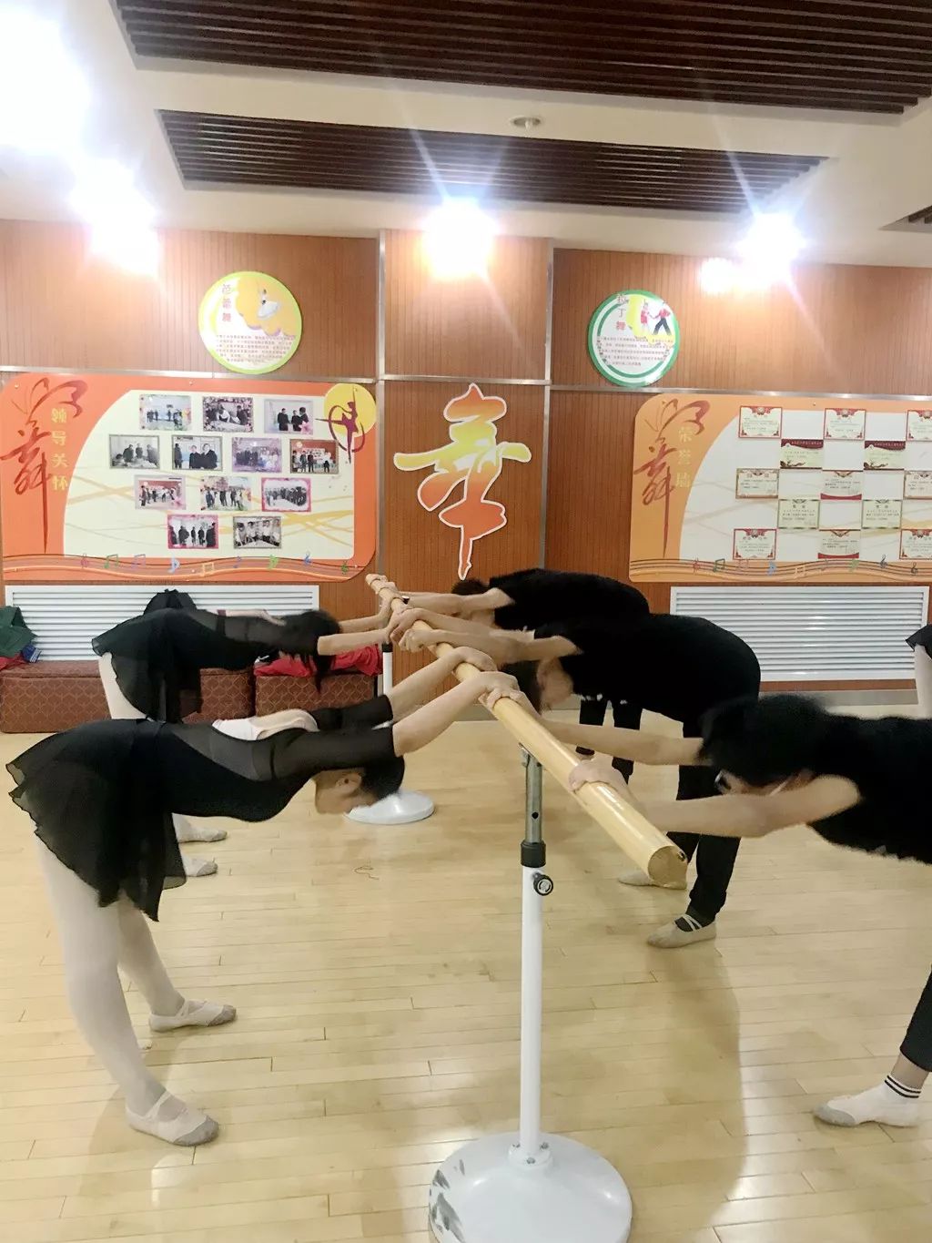 「菁菁校园」乡村少年宫放飞学生艺术的梦想｜石拐区2018年“区长杯”中小学生“五人制”校园足球联赛圆满结束