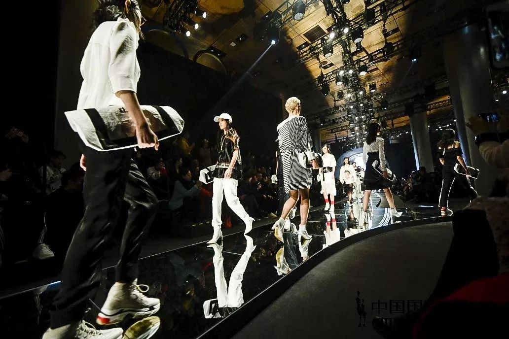 心如花木向阳而生抖音,心如花木向阳而生人民日报