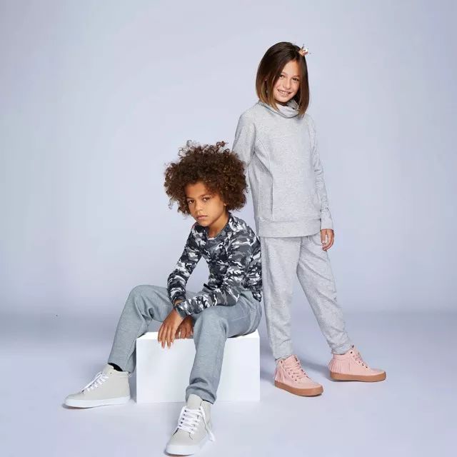 美国总统奥巴马穿的衣服,奥巴马穿的羽绒服