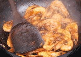 预告｜日本传世铁锅，轻、薄、不易生锈，不易粘锅，导热快，爆炒没压力，炒的菜色香味俱全，厨房好帮手！